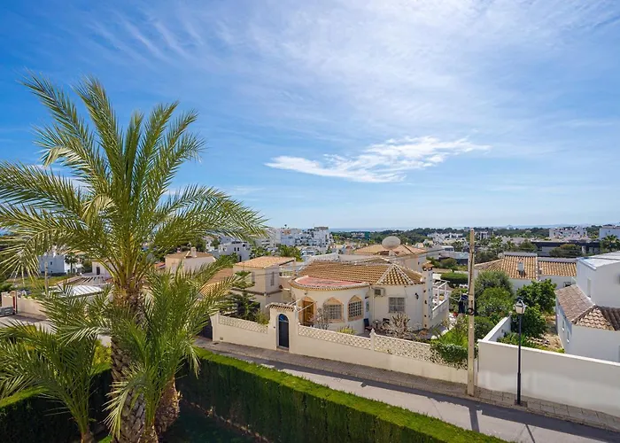 Anna Dehesa de Campoamor (Orihuela Costa)